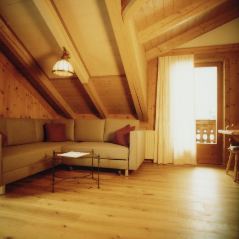 Alfonsstueberl - Ferienwohnungen & Restaurant Innervillgraten Room photo