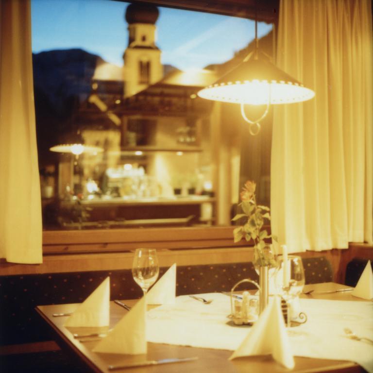 Alfonsstueberl - Ferienwohnungen & Restaurant Innervillgraten Exterior photo