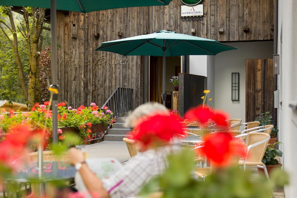 Alfonsstueberl - Ferienwohnungen & Restaurant Innervillgraten Exterior photo