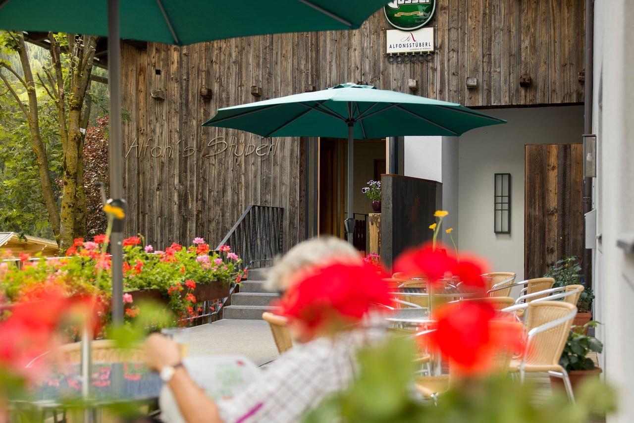 Alfonsstueberl - Ferienwohnungen & Restaurant Innervillgraten Exterior photo